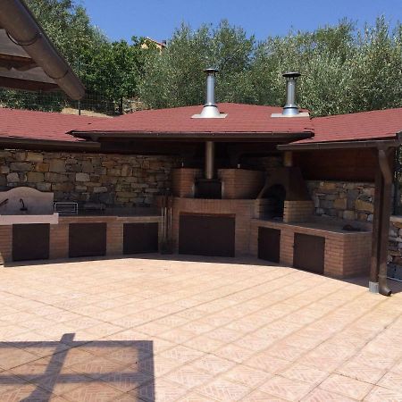 Villa Con Piscina A Imperia, Italy Dış mekan fotoğraf