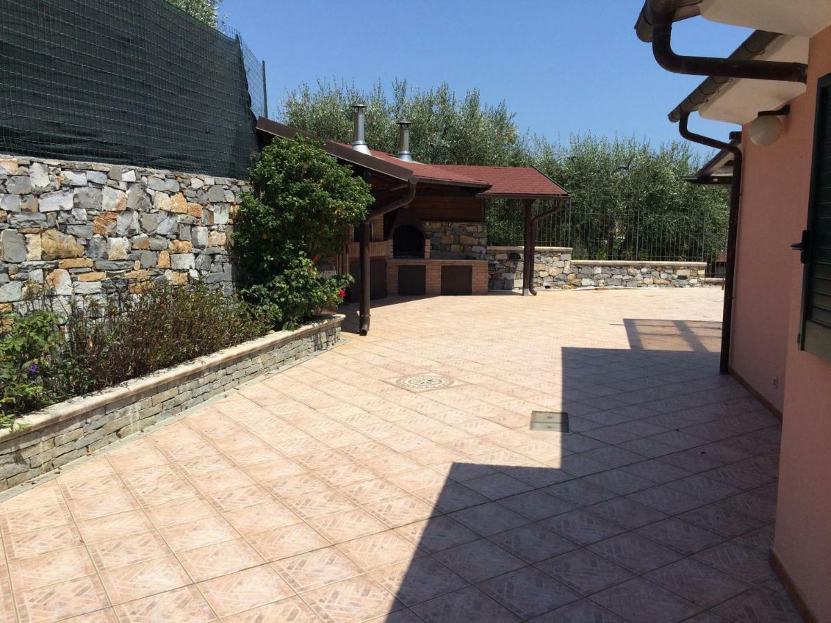 Villa Con Piscina A Imperia, Italy Dış mekan fotoğraf
