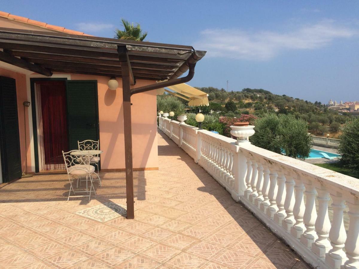 Villa Con Piscina A Imperia, Italy Dış mekan fotoğraf
