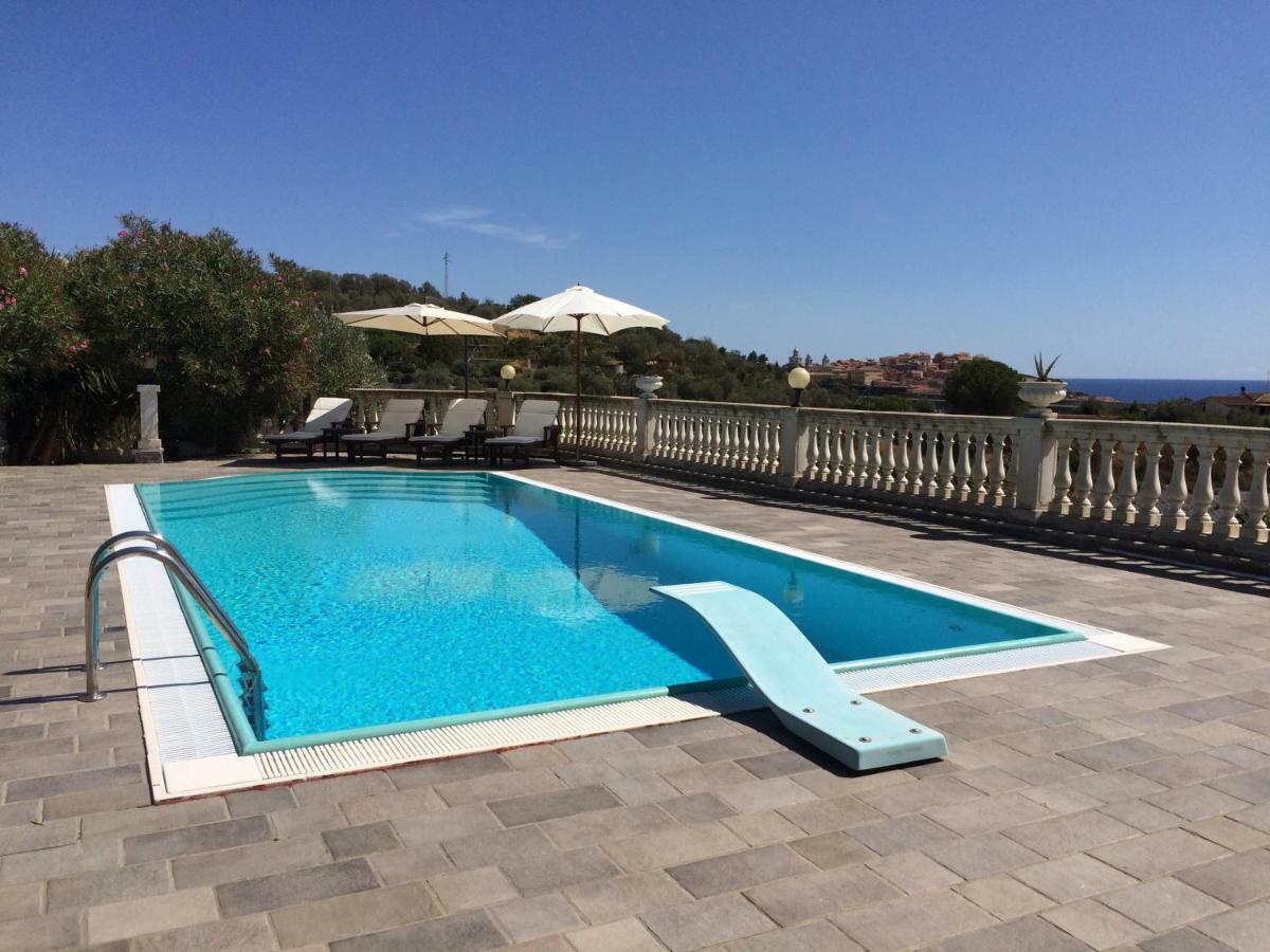 Villa Con Piscina A Imperia, Italy Dış mekan fotoğraf